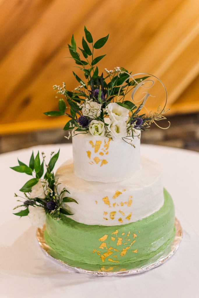 A beautiful wedding cake in Benson, NC