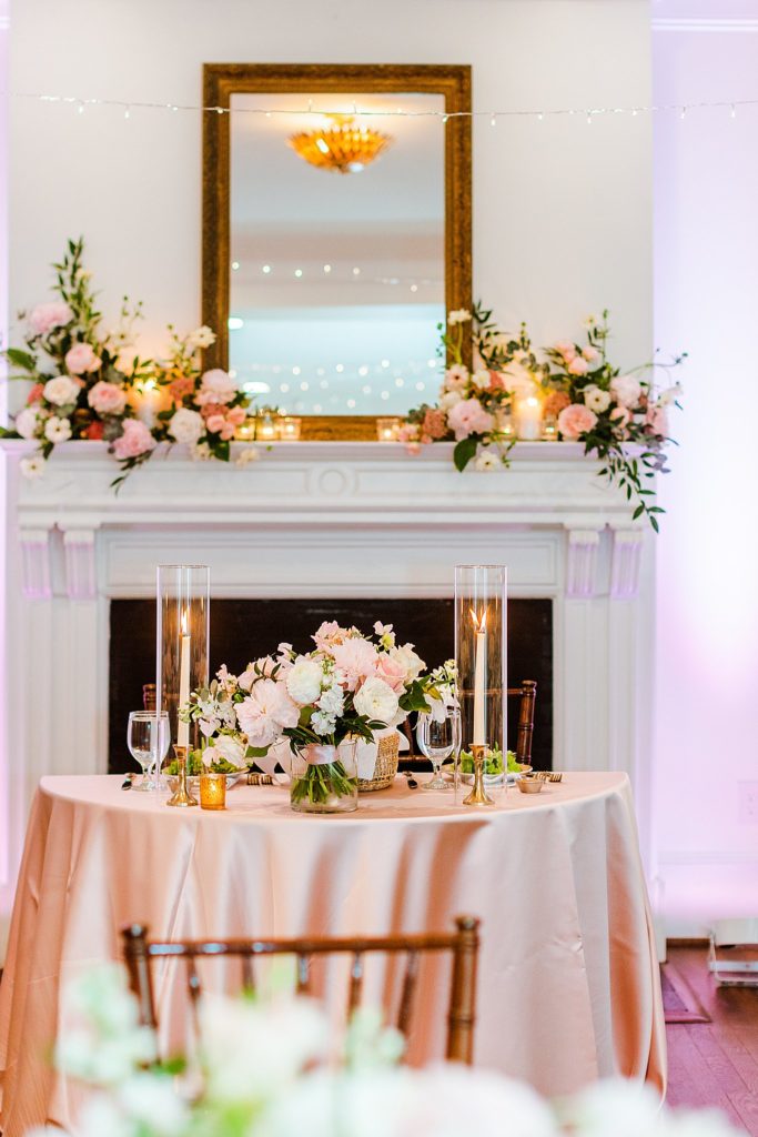 Romantic recpetion lighting is one of our favorite 2023 wedding trends